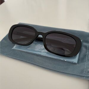 Diff x Aspyn Ovard Cove Sunglasses Black